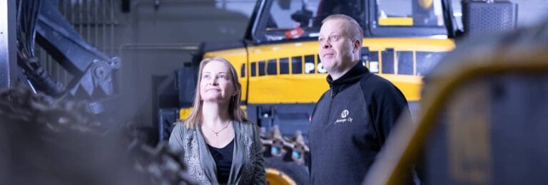 Minna Heikkinen ja Jussi Puoskari Motoajolla.