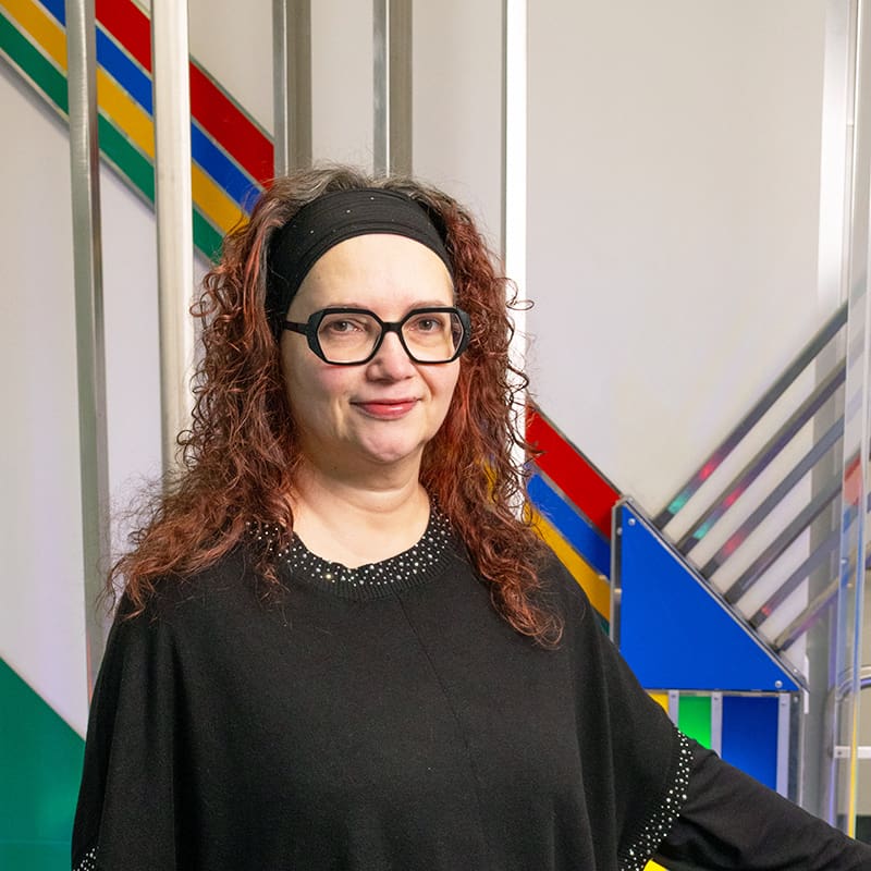 PIKES-yrityspalvelut Nurmeksessa ja Juuassa, kuvassa: toimistosihteeri Mari Pursiainen