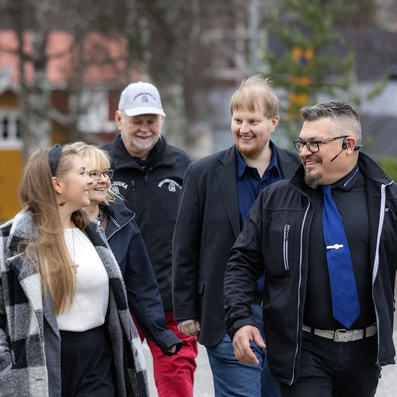 PIKES-yrityspalvelut, matkailuyrittäjäksi Nurmekseen ja Juukaan, kuvassa Siru Hirvonen, Jouni Porokka, Anton Sutinen ja Sami Kaikkonen.