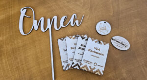 PIKES-yrityspalvelut: Juuan Digitupa, laserleikkurilla erilaisia pieniä tuotteita