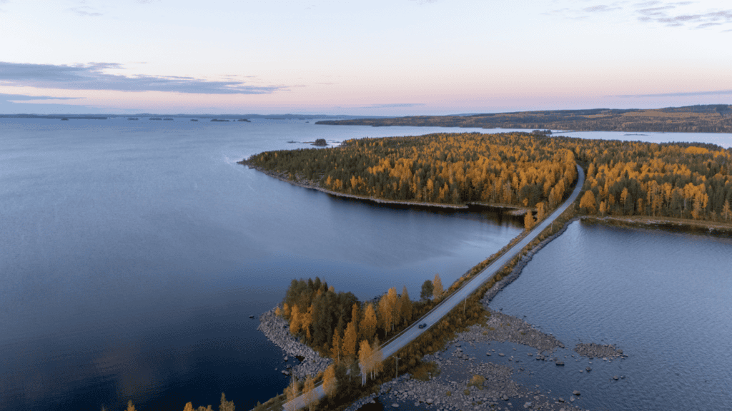 PIKES Oy, ilmakuva Paalasmaan saariston maisemasta